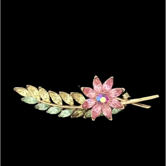 Crown Trifari Brooch.  Spring flowers colorful. Rare excellent condition - Picture 4 of 7